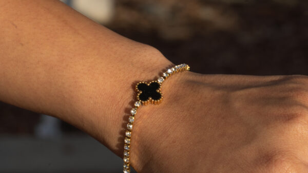 Diamond Clover