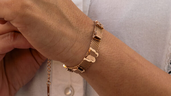 Golden Flutter - Image 3